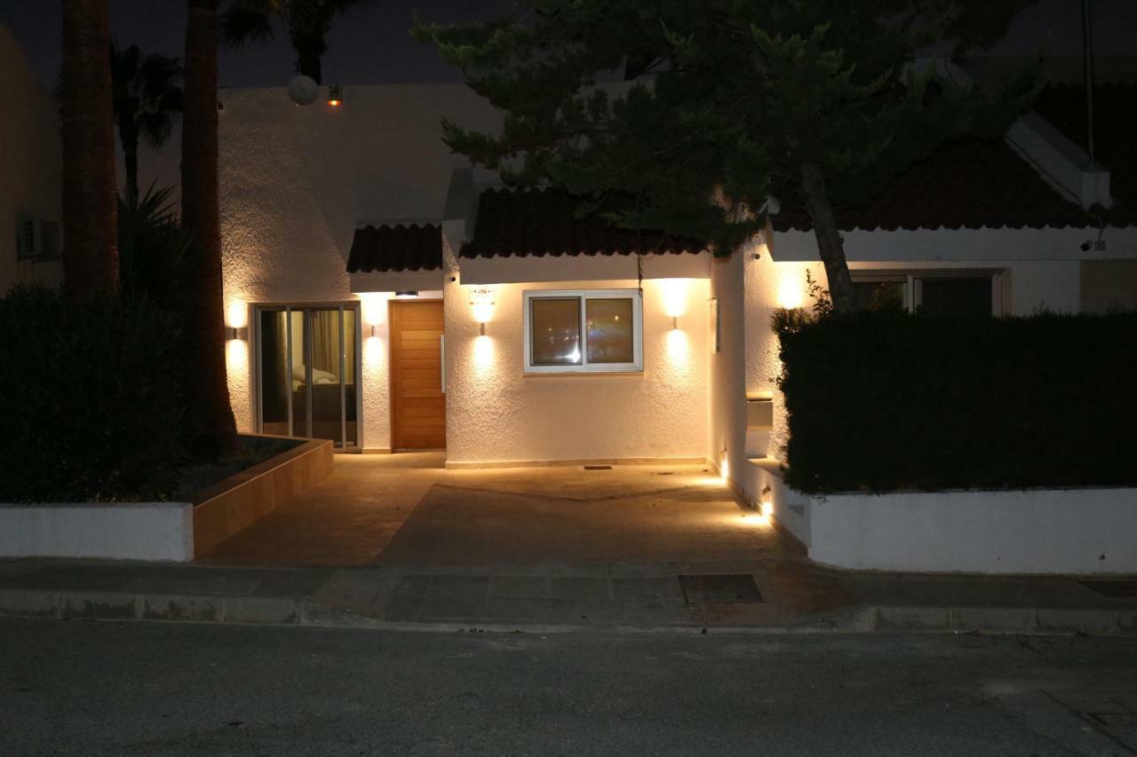 Yulya Villa By Taimoura Paphos Exterior photo